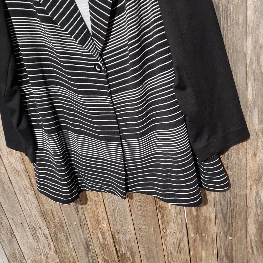 Avenue 22 24 2X Jacket Blazer Black White Striped Knit Office Minimalist Stretch